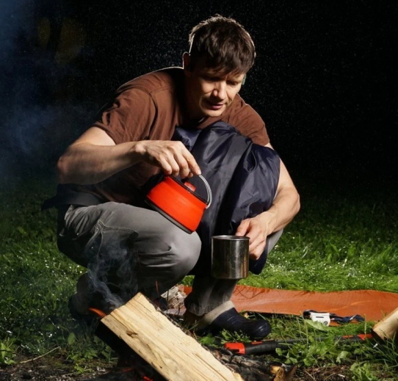 Чайник TRAMP 1 литр складной силиконовый с металлическим дном (TRC-125) Чайник TRAMP 1 литр складной силиконовый с металлическим дном (TRC-125)