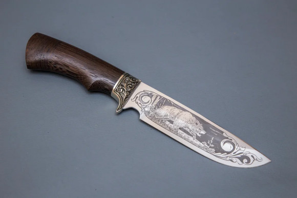 Нож ИП Семин Лорд сталь 95X18 с гравировкой рукоять литье мельхиор Венге Нож ИП Семин Лорд сталь 95X18 с гравировкой рукоять литье мельхиор Венге