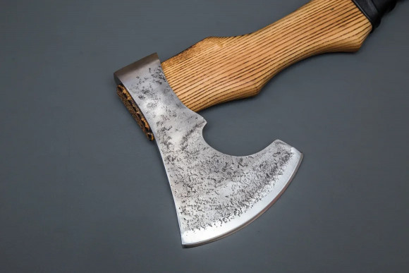 Топор ИП Семин Лесник кованый из стали 9ХС рукоять ценные породы древесины