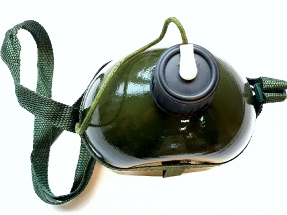 Фляжка армейская алюминиевая с ремнем