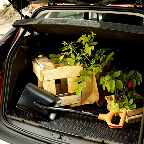 Лопата совковая укороченная Plantic Terra 11010-01 Лопата совковая укороченная Plantic Terra 11010-01