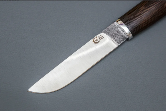 Нож ИП Семин Финский со следами ковки сталь 95х18 рукоять литье древесина венге Нож ИП Семин Финский со следами ковки сталь 95х18 рукоять литье древесина венге