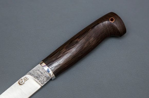 Нож ИП Семин Финский со следами ковки сталь 95х18 рукоять литье древесина венге Нож ИП Семин Финский со следами ковки сталь 95х18 рукоять литье древесина венге