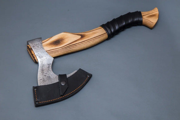 Топор ИП Семин Егерь №3 кованый из стали 9ХС рукоять ценные породы древесины