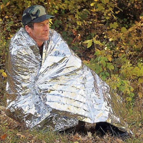 Покрывало Tramp TRA-238 алюминий Покрывало Tramp TRA-238 алюминий